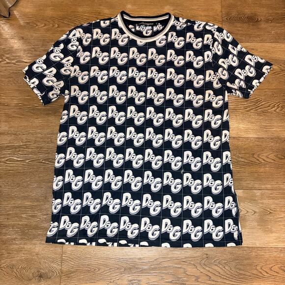 Dolce & Gabbana (D&G) Men’s Short Sleeve T-Shirt - Bold Allover Logo Print L/XL - Picture 1 of 6